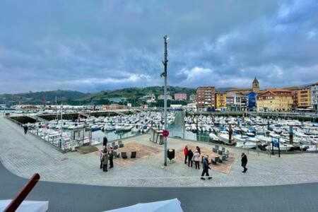 Suite En Bermeo En El Mismo Puerto Kai Etxea Exterior foto